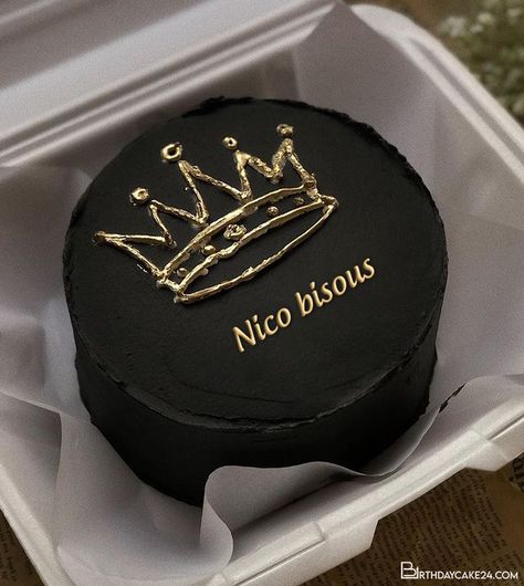 Luxury Black And Gold Crown Birthday Cake With Your Name Chocolate Birthday Cake Decoration, Banana Hammock, Birthday Cake For Boyfriend, Black And Gold Cake, Cake Design For Men, Modern Birthday Cakes, Cake For Boyfriend, Cake For Husband, Mini Torte