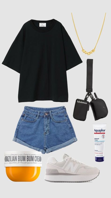 everyday outfit, black t shirt outfit, mom shorts, baggy jean shorts, gold jewelry, ootd, outfit ideas, basic outfit ideas, basic outfit, t shirt and shorts, everyday outfit ideas, comfy outfit ideas Baggy Shirt And Shorts, Black T Shirt Outfit, Baggy Shorts Outfit, Outfit Ideas Basic, Basic Outfit Ideas, Outfit Ideas Comfy, Comfy Outfit Ideas, Ootd Outfit Ideas, Baggy Jean Shorts