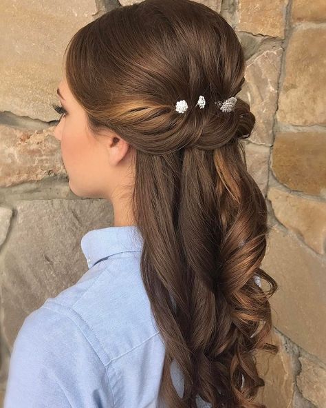 Pretty Half up half down curl hairstyles - partial updo wedding hairstyle #weddinghair #hairstyles #bridalhair #weddinghairstyle #halfuphalfdown #hairstyleideas #partialupdo #promhair #promhairstyleideas #hairstyleinspiraiton #halfup Half Up Front View, Hairstyle Casual, Bridesmaid Hair Tutorial, Partial Updo, Casual Wedding Hair, Cute Wedding Hairstyles, Updo Bridal, Wedding Hairstyles For Medium Hair, Half Up Half Down Hair Prom