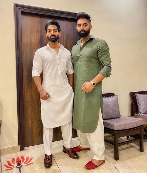 𝐏𝐀𝐑𝐌𝐈𝐒𝐇 𝐕𝐄𝐑𝐌𝐀 on Instagram: “Caption this Below 🛎” Kurta With Pants Party Wear, Boy Kurta, Pathani For Men, Lazar Angelov, Parmish Verma, Party Wear Kurta, Pathani Kurta, Punjabi Singer, Kurta Pajama Men