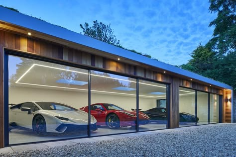 Garden room garage Carport Ideas, Casa Garage, Big Garage, Garage Design Interior, Luxury Car Garage, Garage Exterior, Dream Car Garage, Luxury Garage, Modern Garage