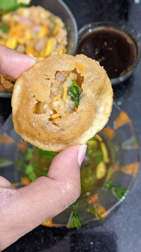 Pani Puri Aesthetic, Veg Starter Recipes, Delicious Food Image, Pani Puri, Foreign Food, Vegetarian Fast Food, Food Therapy, Food Drink Photography, Delicacy Food