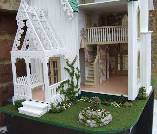 A Greenleaf Fairfield for Miss Lydia Pickett: December 2010 Detailed Dollhouses, Unique Dollhouses, Fairfield Dollhouse, Fairfield House, Miniature Dollhouses, Mini Houses, Room Boxes, Dollhouse Ideas, Victorian Dollhouse