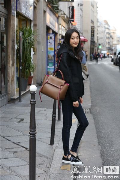 Celine Belt, Celine Belt Bag, Celine Handbags, Bag Obsession, Celine Bags, Celine Bag, Fashion Week Street Style, Black Outfit, Street Style Women