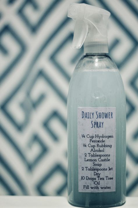 Diy After Shower Spray, Diy Daily Shower Cleaner Spray, Shower Spray Diy Daily, Shower Spray Diy, Diy Home Spray, Diy Daily Shower Spray, Homemade Shower Spray, Diy Shower Cleaner, Diy Bathroom Cleaner