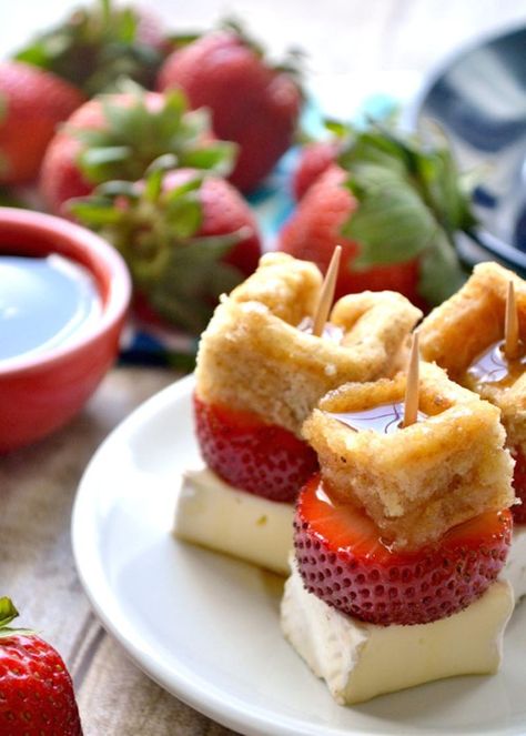 Bite Size Brunch, Strawberry Brie, Brunch Finger Foods, Waffle Bites, Munchies Recipes, Brunch Appetizers, Bite Size Desserts, Easy Brunch, Monkey Bread