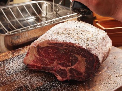 How to Roast a Perfect Prime Rib Using the Reverse Sear Method | Serious Eats Red Wine Jus Recipe, Cooking Prime Rib Roast, Slow Roasted Prime Rib, Smoked Prime Rib, Prime Rib Roast Recipe, Perfect Prime Rib, Ribeye Roast, Cooking Prime Rib, Rib Roast Recipe