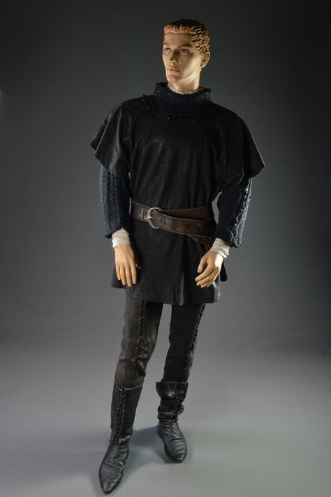 Mel Gibson, "Hamlet," Icon/ Warner Brothers, 1990, Designed by Maurizio Milenotti, The Collection of Motion Picture Costume Design: Larry McQueen Romeo Y Julieta, Play Outfit, Prince Williams, Outfit Png, Medieval Costume, Mel Gibson, Theatre Costumes, Costume Collection, Movie Costumes