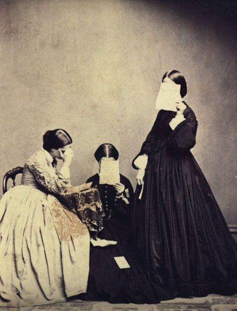 1800s Portraits, Funny Vintage Photos, Three Women, Three Graces, Post Mortem, Foto Vintage, Old Photographs, Foto Art, Photo Vintage