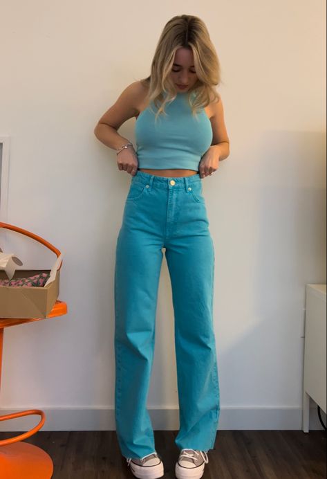 Wide Leg Jeans Colorful, Wide Leg Color Jeans, Fun Colored Jeans, Zara Colored Jeans, Cheap Wide Leg Jeans, Wide Leg Colored Jeans, Colored Wide Leg Jeans, Blue Monochromatic Outfit Summer, Bright Blue Jeans Outfit