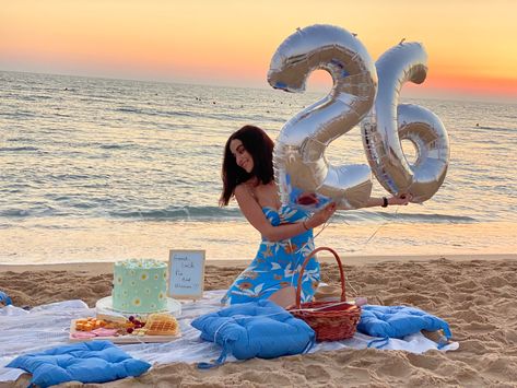 Photoshoot For 19th Birthday, Sunset Beach Picnic Birthday, Birthday Photos On The Beach, Birthday Party Beach Ideas, 21st Beach Birthday Ideas, Beach Bday Ideas, Birthday In Beach, Beach Birthday Photos, Birthday Picnic Ideas For Adults