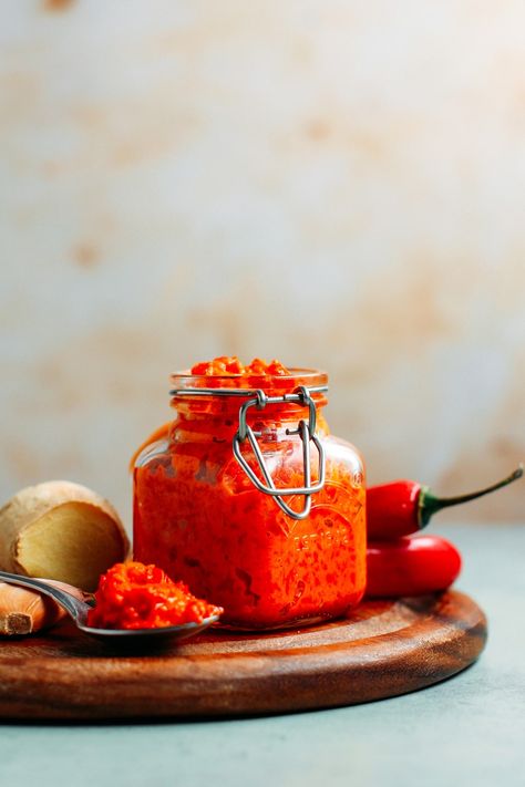 Chili Paste Recipe, Sauce Bolognaise, Marinated Tofu, Paste Recipe, Bean Chili, Chilli Paste, Fried Shallots, Broad Bean, Homemade Chili