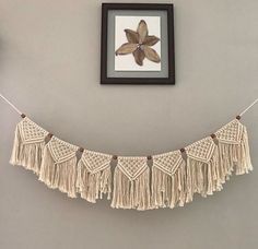 Macrame Bunting Tutorial, Macrame Banner Diy, Macrame Garland Tutorial, Diy Macrame Garland, Macrame Bunting Diy, Macrame Garland Diy, Macrame Bunting, Macrame Toran, Macrame Banner