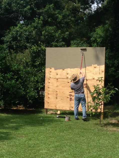 Building Your Suburban Outdoor Archery Range - Surviving Prepper Diy Archery Range, Archery Backstop Diy, Backyard Archery Range Diy, Archery Backstop, Indoor Archery Range, Diy Archery Target, Archery Party, Bow Hunting Women, Diy Archery