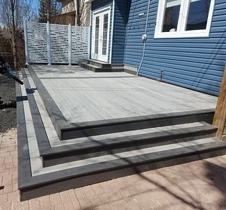 This mix of grey tones creates an outdoor oasis that is sure to be the perfect platform for any occasion! This Fiberon decking is a quality and long lasting product. Two Tone Deck, Diy Deck Decor, Fiberon Decking, Swim Spa Landscaping, Pool Deck Plans, Hot Tub Deck, Deck Colors, Patio Deck Designs, Deck Designs Backyard