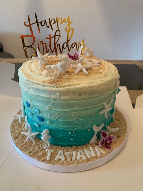 Cake For Beach Party, Beach Party Theme Birthday, Beach Inspired Birthday Cakes, Bird Of Paradise Cake Ideas, Easy Beach Birthday Cake, Beach Theam Birthday Cakes, Beach Cakes Birthday For Women, Cake Beach Birthday, Cake Sea Ocean