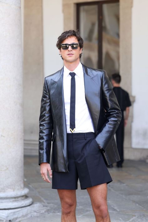 Black Swag, Tiny Shorts, Formal Shorts, Jacob Elordi, Australian Actors, Pedro Pascal, Men's Wardrobe, Leather Shorts, Leather Blazer