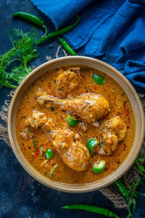 Kadai Chicken Recipe (Step by Step) - Whiskaffair Chicken Curry Photography, Non Veg Recipes Indian, Recipes For Dinner Indian, Chicken Kadai, Chicken Recipe Indian, Chicken Kadai Recipe, Kadai Chicken, Dinner Indian, Filling Meals