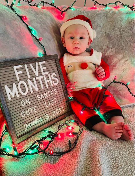 December Baby Monthly Pictures, Christmas Monthly Milestone Pictures, 5 Months Baby Photoshoot Ideas December, December Milestone Baby Pictures, Christmas Baby Photoshoot 6 Months, December Monthly Baby Photos, Christmas Milestone Pictures, December Baby Photoshoot, Monthly Milestone Picture Ideas For Boys