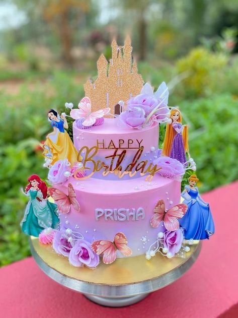 Princess Birthday Cake Sheet, Princess Palace Cake, All Disney Princess Birthday Cake, Disney Princess Birthday Cake Ideas, Birthday Cake Princess Theme, Princess Cakes Birthday, Simple Princess Cake Ideas, Disney Princess Cake Design, Princess Cakes Ideas Girl Birthday