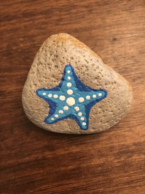 Starfish Painted On Rocks, Beach Scene Painted Rocks, Starfish Painted Rock, Painted Sea Shells Ideas Beach Crafts, Rock Painting Ocean, Painted Rocks Preppy, What To Paint On A Rock, Rock Painting Ideas Beach Theme, Painting Ideas Rocks