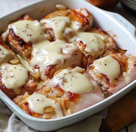 French Onion Pork Chops Boxty Recipe, Tomato Basil Chicken Recipe, French Onion Dip Mix, Onion Pork Chops, French Onion Pork Chops, Braised Steak, Classic French Onion Soup, French Onion Dip, Pork Ham