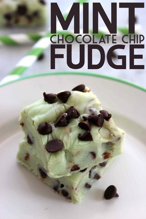 Mint Chocolate Chip Fudge Recipe, Chocolate Chip Fudge, Homemade Fudge Recipes, Fudge Ingredients, Fudge Bars, Mint Chocolate Chip, Chocolate Chip Ice Cream, Homemade Fudge, Fudge Easy