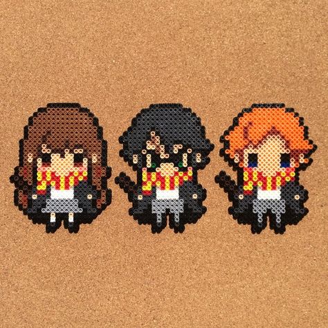 Resultado de imagen de HAMA+BEADS+ Harry Potter Melty Beads, Hama Beads Patterns Harry Potter, Movie Perler Beads, Harry Potter Beads, Hama Beads Harry Potter, Harry Potter Perler Beads, Beads Perler, Art Harry Potter, Modele Pixel Art