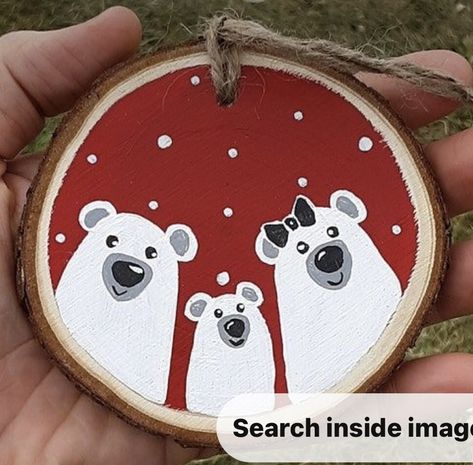 Wooden Slice Christmas Ornaments, Wood Disc Ornaments Diy, Wooden Painting Ideas, Ornament Painting Ideas, Wooden Ornament Ideas, Diy Wood Slice Ornaments, Christmas Wood Slice Ornaments, Christmas Pebble Art, Ornament Designs