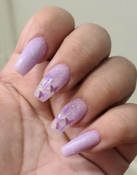 Purple Nail Designs Butterfly Short, Nail Ideas Lavender Lilacs, Acrylic Nails Ideas With Butterflies, Pink And Purple Butterfly Nails Short, Lilac And White Nails Acrylic, Nail Ideas Lilac Purple, Butterfly Nails Lavender, Spring Nails 2023 Lavender, Lavender Nails With Butterflies Short