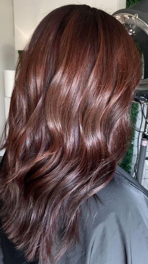 Mocha Hair Color, Mocha Brown Hair, Brown Auburn Hair, Mocha Color Hair, Hair Color Transformation, Shoulder Length Hair Cuts With Bangs, Mocha Hair, Dark Brunette Hair, Tutorial Hair