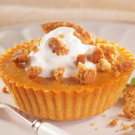 100-Calorie Pumpkin Pie Tartlets Pie Tartlets, Light Food, 100 Calorie, Hungry Girl, 100 Calories, Eat Dessert, Free Desserts, Sweets Treats, Gluten Free Desserts