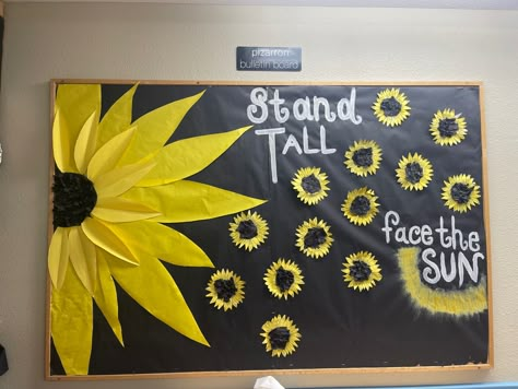 Barnyard Classroom, Sunflower Bulletin Board, Bee Classroom Decor, Sunflower Room, Sunflower Nursery, Disney Themed Classroom, School Office Decor, Christian Bulletin Boards, Summer Bulletin Boards