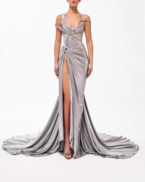 Metallic Majesty – RTW ’24 – VALDRIN SAHITI Long Sleeve Couture Gowns, Valdrin Sahiti, Classy Prom Dresses, Effortlessly Chic Outfits, Goddess Dress, Gala Dresses, Glam Dresses, Red Carpet Dresses, Gorgeous Gowns