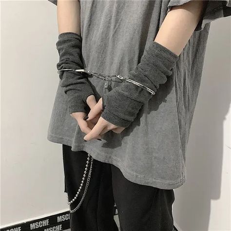 Koiyua - Fingerless Gloves Branded Scarves, Arm Sleeves, Estilo Hip Hop, Hip Hop Streetwear, Purple Lace, Striped Sleeve, Branded Sweatshirts, Knitted Gloves, Arm Sleeve