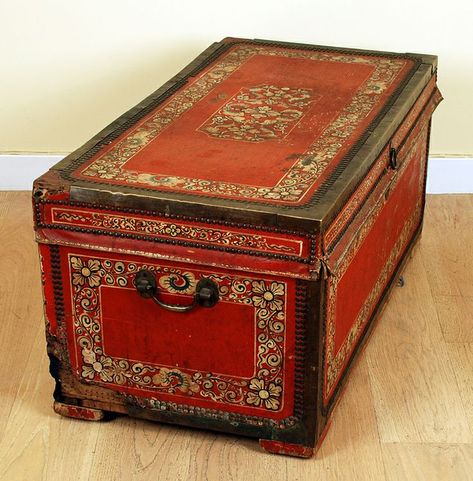 Trunk Makeover, Mexican Market, Metal Trunks, Painted Trunk, Patterned Furniture, Painted Wooden Boxes, Antique Trunk, Brass Trim, Trunks And Chests