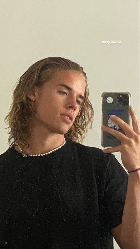 Lucas White Smith, Vasiliy Stepanov, Lucas Whitesmith, Targaryen Fancast, Long Hair Fade, Bleached Hair Men, Surfer Hair, Chestnut Hair, Mens Photoshoot Poses