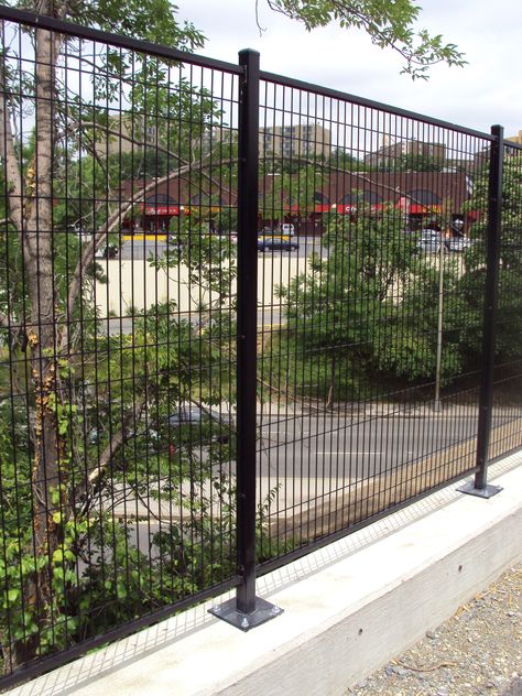 Cerca Natural, Pagar Modern, Black Fence, House Fence Design, Natural Fence, Concrete Fence, Brick Fence, Pallet Fence, Horizontal Fence