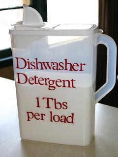 DISHWASHER DETERGENT- 1 cup Borax 1 cup Baking Soda 1/4 cup Table Salt 2 pkts Lemon Kool-Aid Mix all, store in a tightly sealed container, use 1-2 tbsps per load of dishes. LIQUID DISH SOAP -1 ½ cup of hot water ½ cup liquid castile soap (like Dr. Bonner's) 1 tbsp of white vinegar 1 tbsp of Arm&Hammer’s Super Washing Soda (used to thicken the soap) 1/8 teaspoon of tea tree oil (optional) MIX ALL INGREDIENTS, THEN ADD THE HOT WATER--WHISK TO MAKE SURE THEY ARE ALL WELL-BLENDED. Homemade Dishwasher Detergent, Putz Hacks, Homemade Cleaning Supplies, Homemade Cleaning Products, Dishwasher Soap, Diy Cleaners, Cleaning Recipes, Dishwasher Detergent, Cleaners Homemade