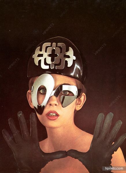 Pierre Cardin 1968 Lunettes, Photo John Stewart 60s France, Futurism Fashion, John Stewart, 1960 Fashion, Space Fashion, Eye Eye, Sixties Fashion, Third Trimester, Iconic Fashion