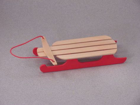 Diy Sled, Popsicle Stick Sled, Sled Ornaments, Christmas Sled Decoration, Diy Xmas Ornaments, Sled Decor, Diy Popsicle Stick Crafts, Christmas Sled, Diy Popsicle