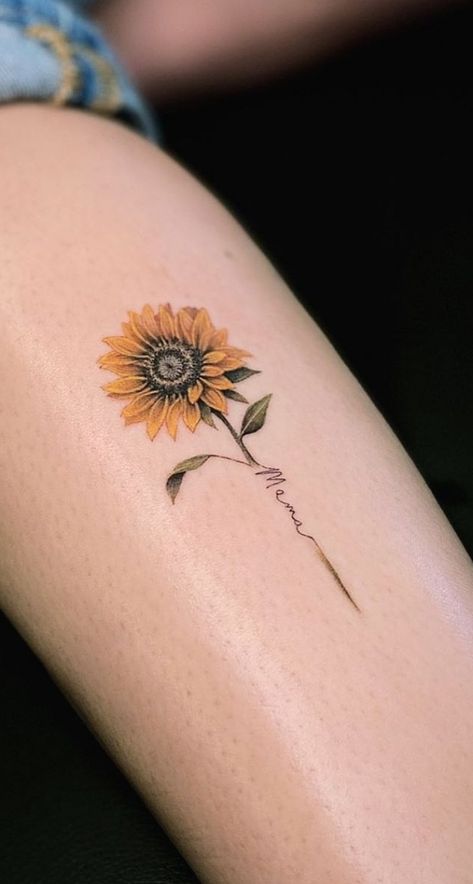 Sunflower Tattoo Shoulder, Sunflower Tattoo Small, Small Sunflower, Muster Tattoos, Mother Tattoos, Sunflower Tattoos, Tatuaje A Color, Mother Daughter Tattoos, Classy Tattoos