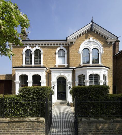 English Townhouse, Edwardian Architecture, Kerb Appeal, Transitional Exterior, Walkway Design, Edwardian House, Period Property, London Property, London House