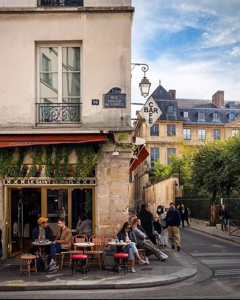 Paris Marais, Paris Streets, Paris Bistro, Marais Paris, France City, Paris Dream, Paris Architecture, France Aesthetic, French Street