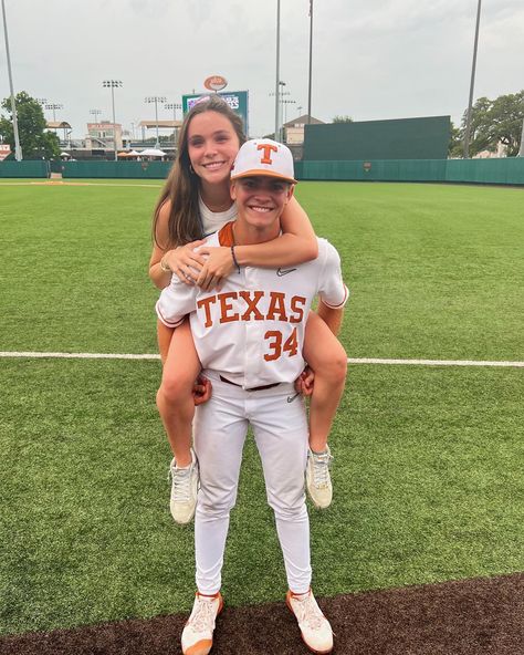 Cute Couples Goals Photos Baseball, Boyfriend And Girlfriend Football Pics, Baseball Couples Pictures, Baseball And Cheerleader Couple, Softball And Baseball Couple Goals, Baseball Girlfriend Aesthetic, Cute Couple Pics Baseball, Baseball Gf Outfits, Baseball And Softball Couple