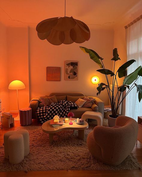 Casa Retro, Big Light, Dream Apartment Decor, Future Apartment Decor, Appartement Design, Mood Lighting, Apartment Decor Inspiration, Contemporary Eclectic, Cozy Apartment