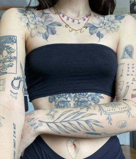 Women With Shoulder Tattoos, Delicate Womens Tattoos, Scattered Tattoos Women, Patchwork Body Tattoos, Tattoo Theme Ideas, Tattoo Sleeves Aesthetic, Tiny Patchwork Tattoo Sleeve, Patchwork Female Tattoos, Women's Arm Tattoos