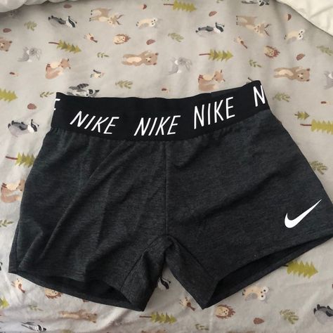 These Are 3” Shorts And Are Super Comfortable And Breathable. This Is Brand New With Tags And Has Never Been Worn Before! Spandex Shorts Outfit, Nike Biker Shorts, Nike Spandex Shorts, Gymwear Outfits, Black Nike Shorts, Nike Spandex, Cute Nike Outfits, Cute Preppy Outfits, Easy Trendy Outfits