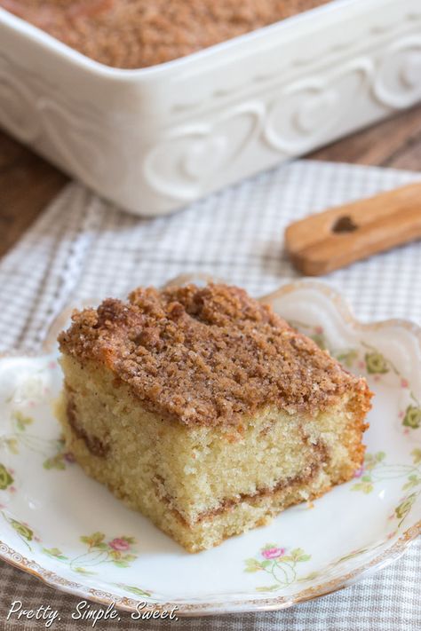 A tender, delicate sour cream coffee cake with not one, but two layers of cinnamon crumbs – both inside and on top of the cake. Cinnamon Streusel Coffee Cake, Cake Pretty, Streusel Cake, Streusel Coffee Cake, Cinnamon Streusel, Sour Cream Coffee Cake, Sour Cream Cake, Cinnamon Coffee, Coffee Cake Recipes