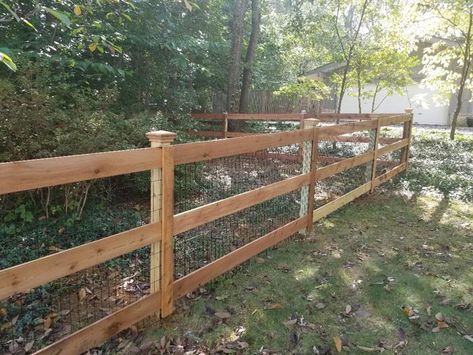 Split Wood Fence, 2 Rail Fence With Wire, Fenced In Wooded Backyard, 4 Ft Wooden Fence Ideas, Fence With Wire And Wood, Farmhouse Fence Ideas Front Yards Wood, Simple Wooden Fence, Front Yard Wood Fence, Cabin Fence Ideas